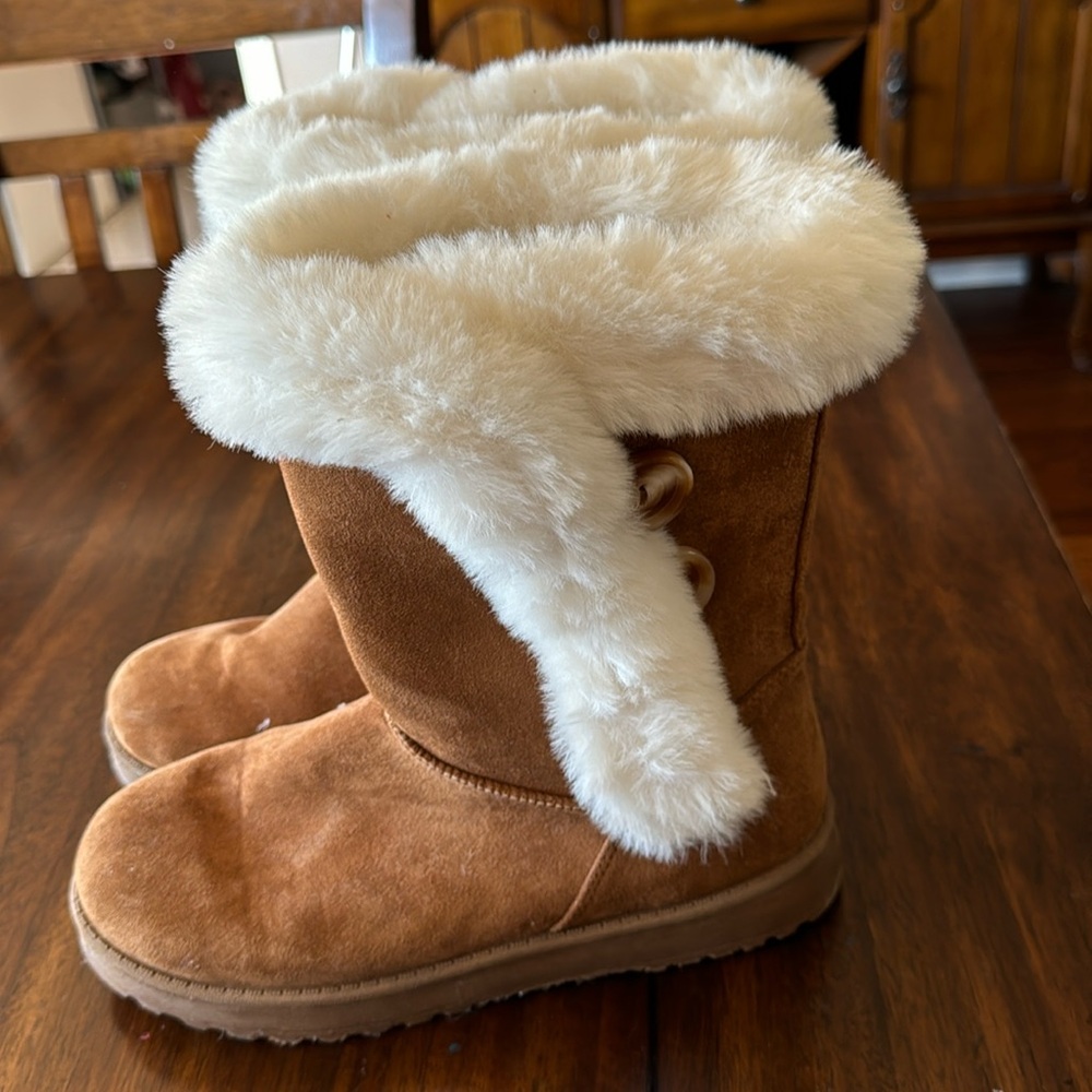 Womens SO Faux-Fur Winter Boots Med 8.5